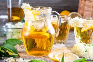 Bazový sirup s trstinovým cukrom z varného hrnca